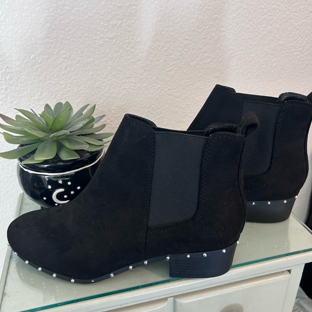 Brand new size 10 studded black booties